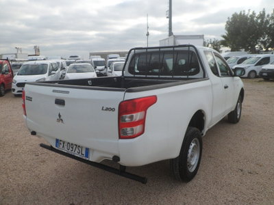 Mitsubishi L200 2.5 TD 4WD Club Cab Pick-up (5)