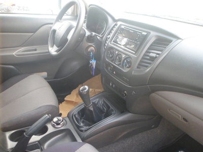 Mitsubishi L200 2.5 TD 4WD Club Cab Pick-up (8)