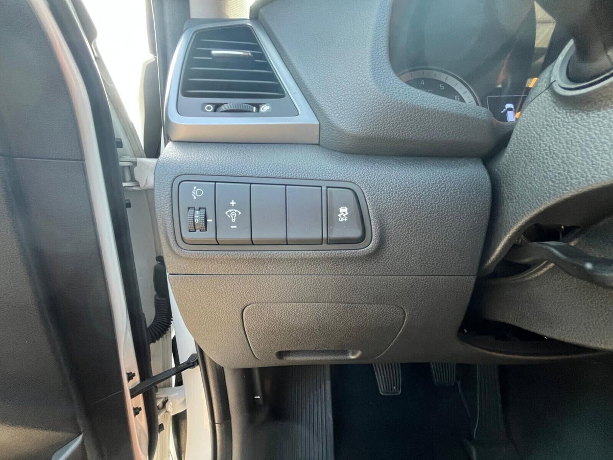 Hyundai Tucson 1.6 GDI Comfort (11)