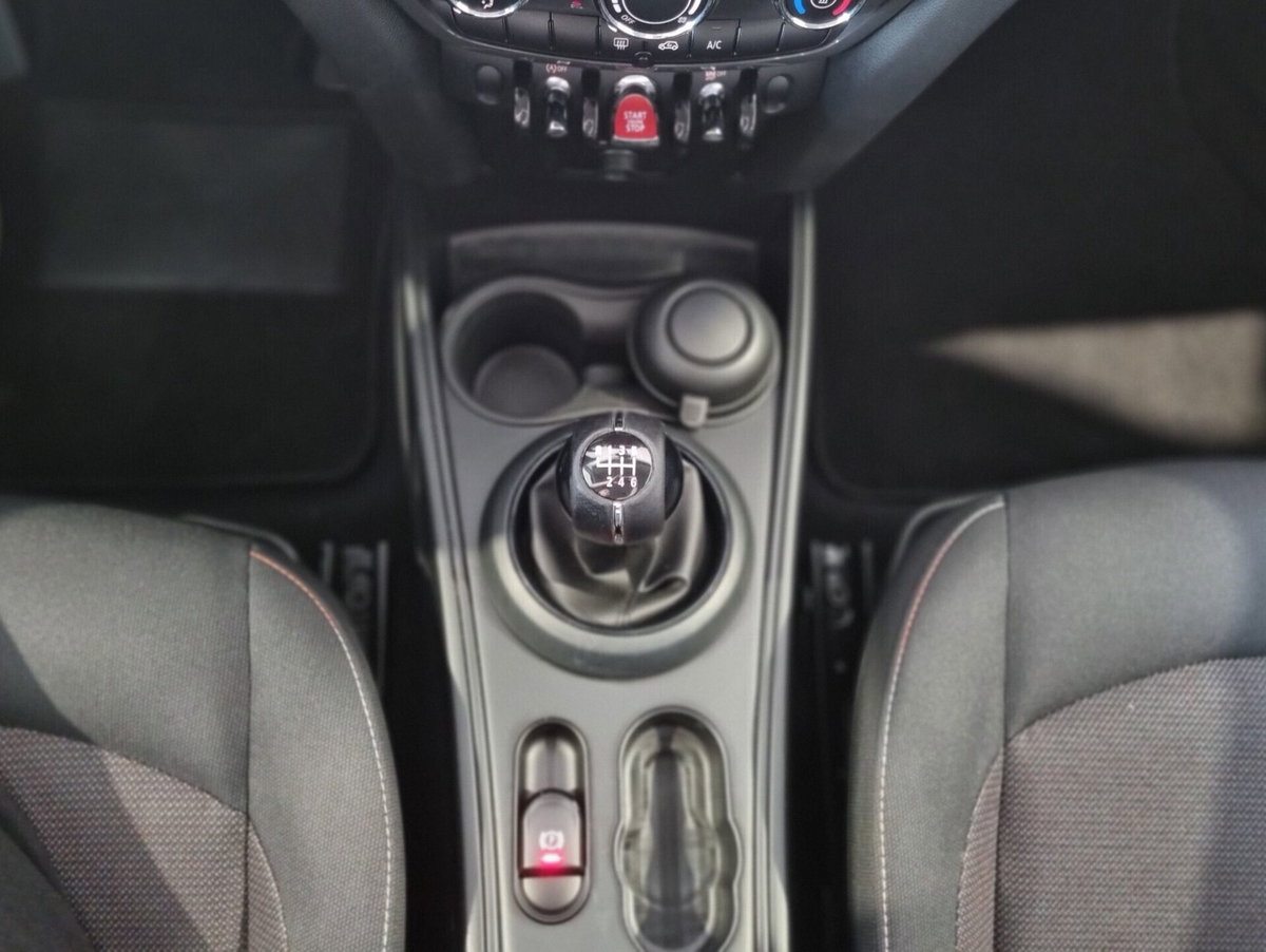 MINI Mini Countryman 2.0 Cooper D Essential Countryman (16)