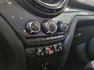 MINI Mini Countryman 2.0 Cooper D Essential Countryman (19)
