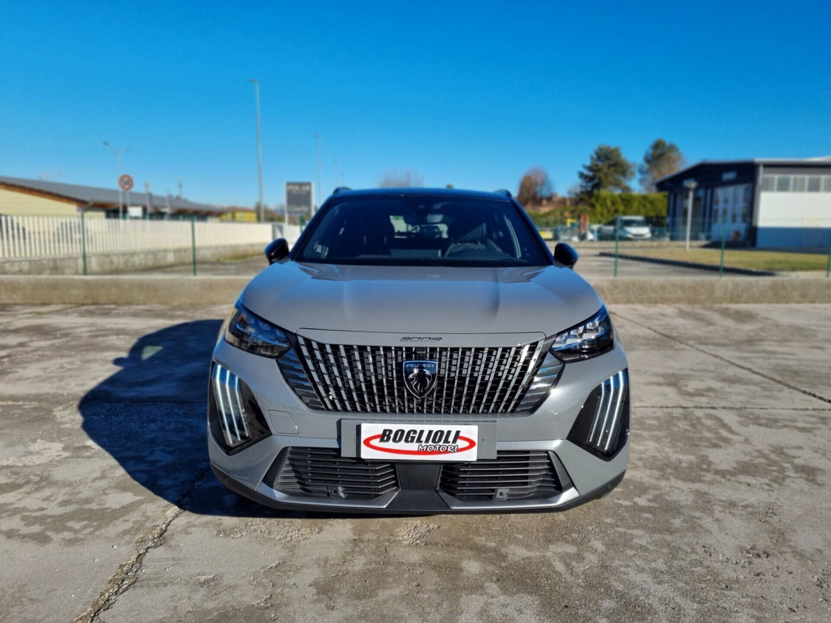 Peugeot 2008 PureTech 130 S&S EAT8 GT Pack (4)