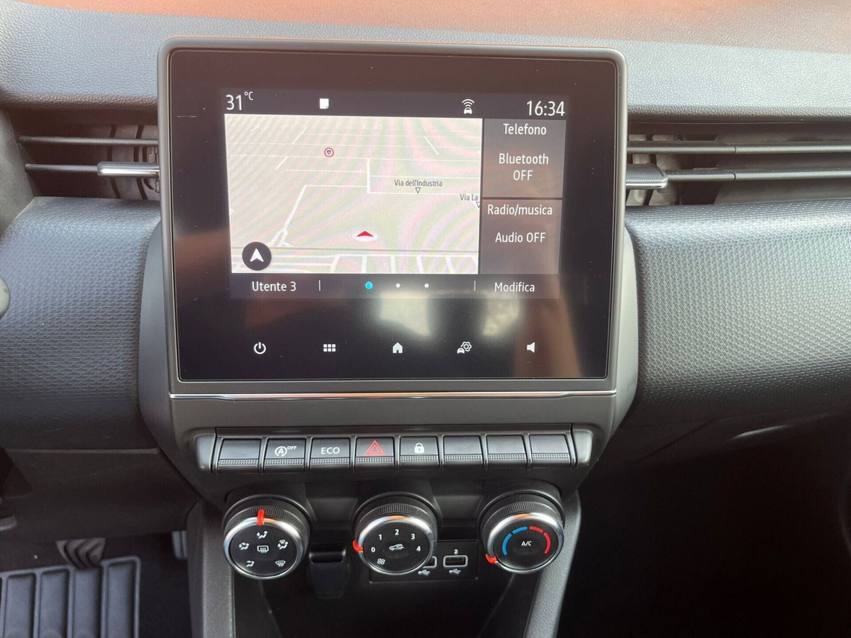 Renault Clio TCe 100 CV 5 porte Business (12)