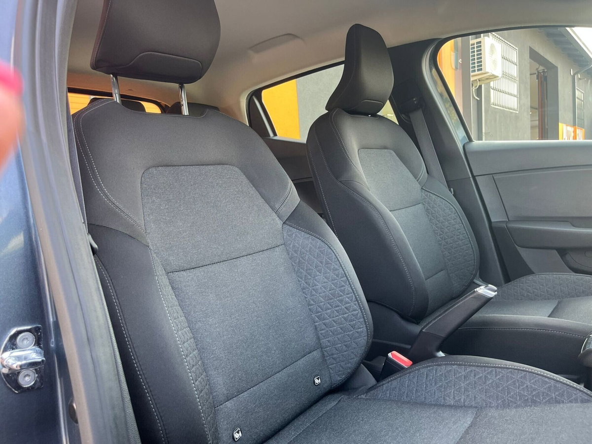 Renault Clio TCe 100 CV 5 porte Business (14)