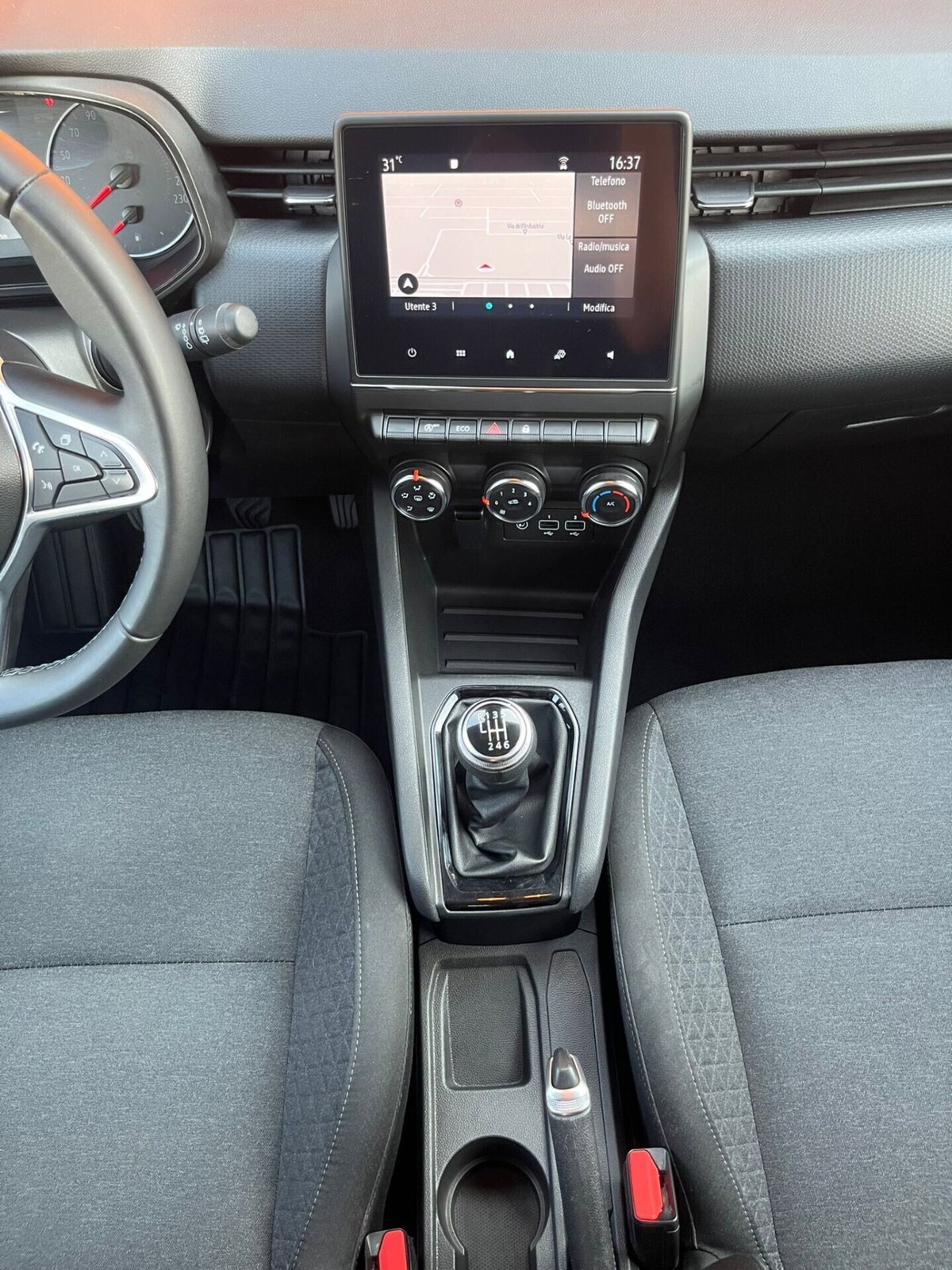 Renault Clio TCe 100 CV 5 porte Business (6)