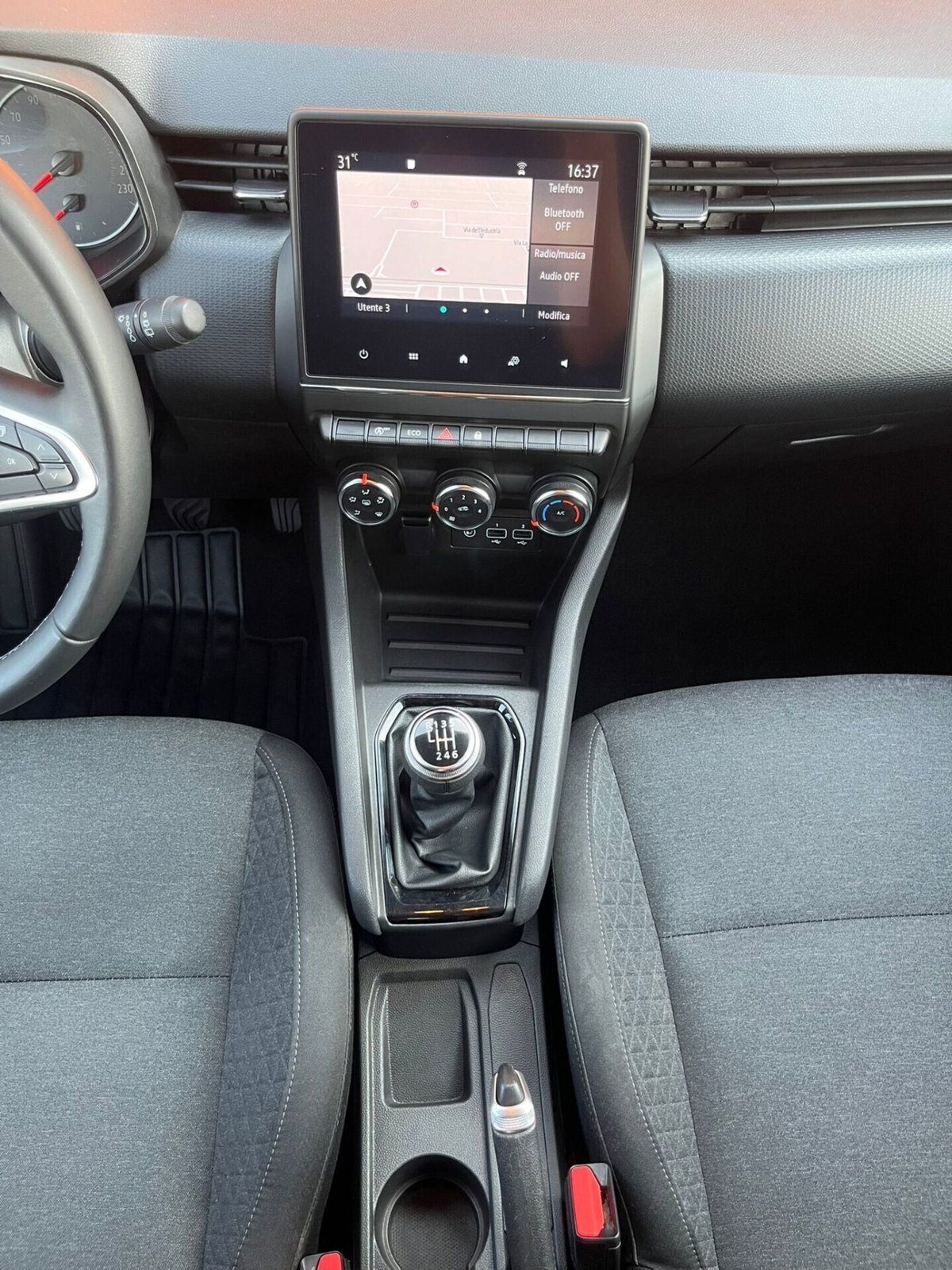 Renault Clio TCe 100 CV 5 porte Business (7)