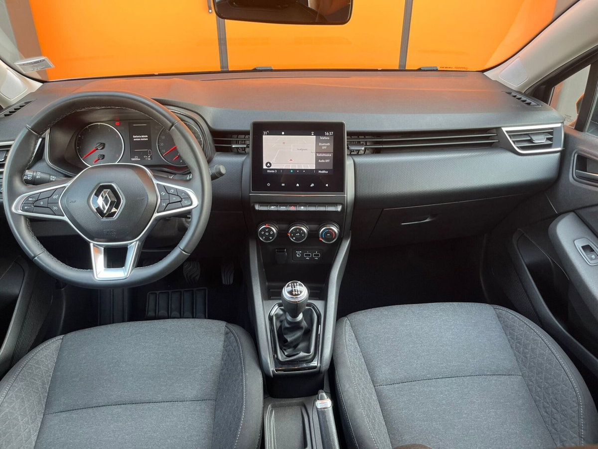 Renault Clio TCe 100 CV 5 porte Business (9)