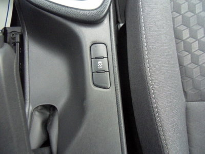Toyota Yaris 1.0 5 porte Active (11)