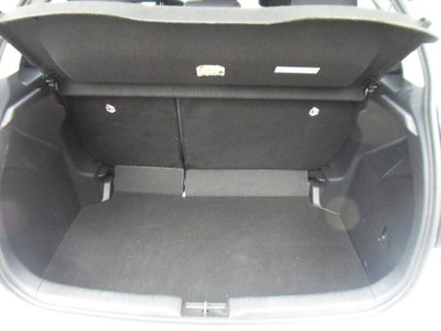 Toyota Yaris 1.0 5 porte Active (13)