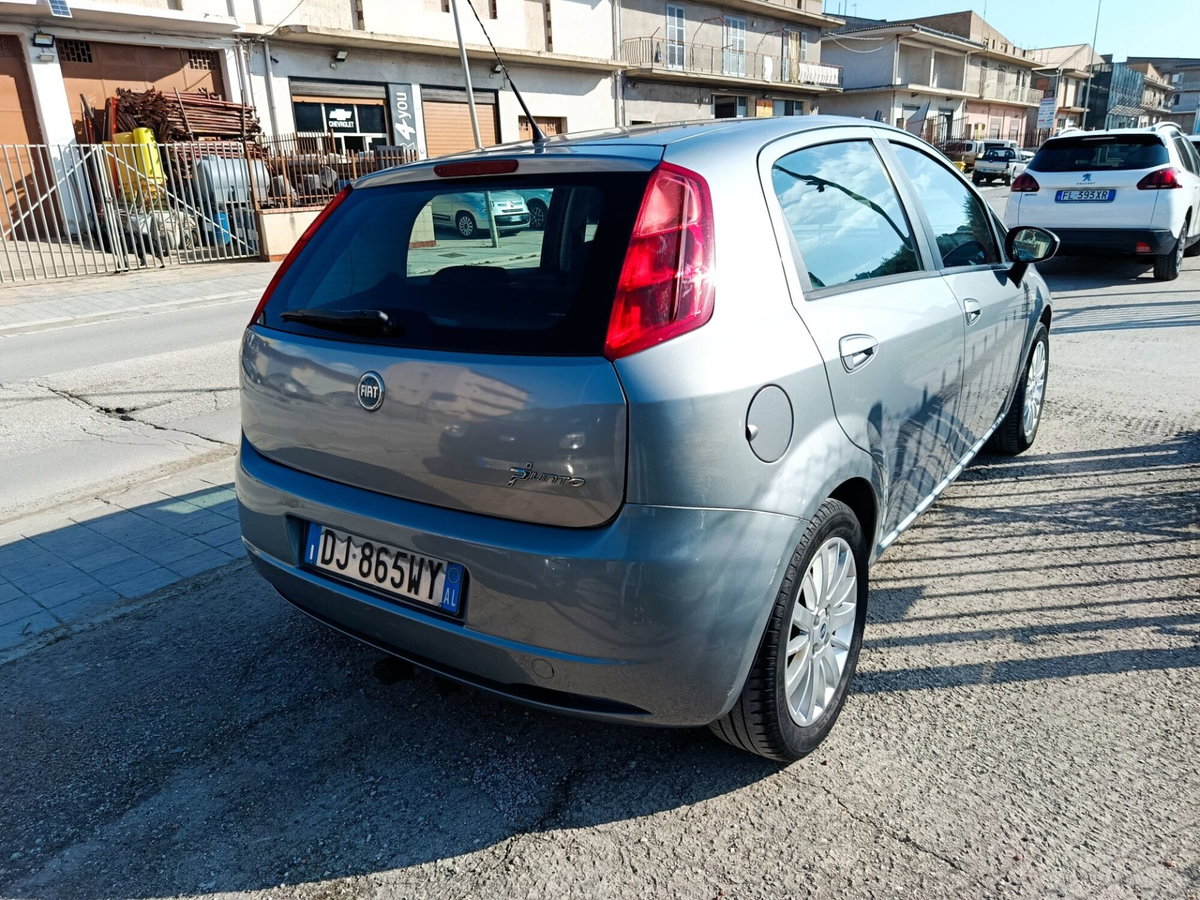 Fiat Grande Punto 1.3 MJT 75 CV 5 porte Dynamic (4)