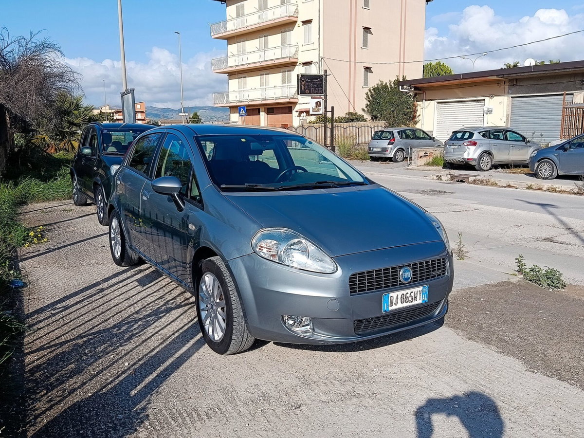 Fiat Grande Punto 1.3 MJT 75 CV 5 porte Dynamic (5)