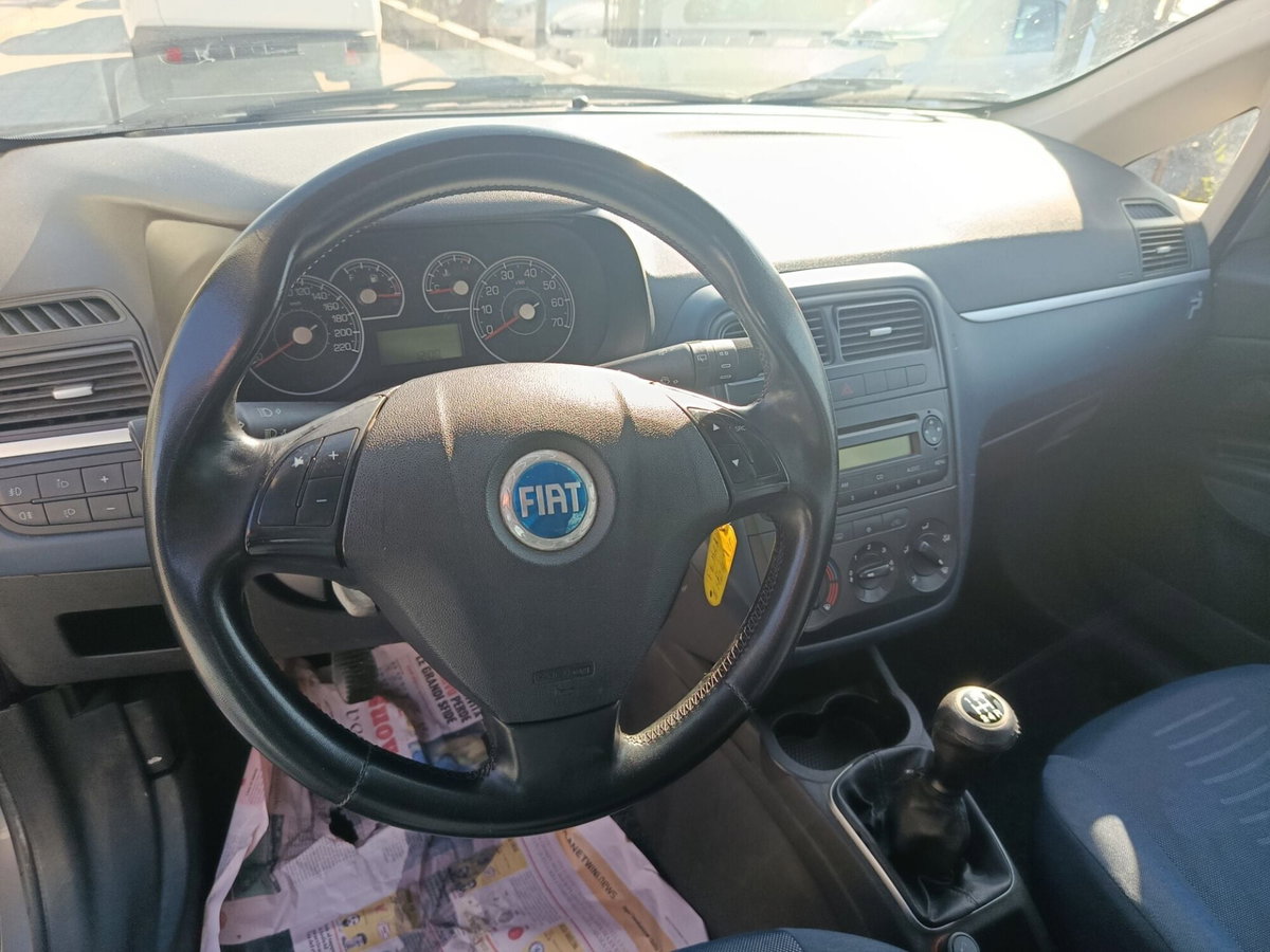 Fiat Grande Punto 1.3 MJT 75 CV 5 porte Dynamic (8)