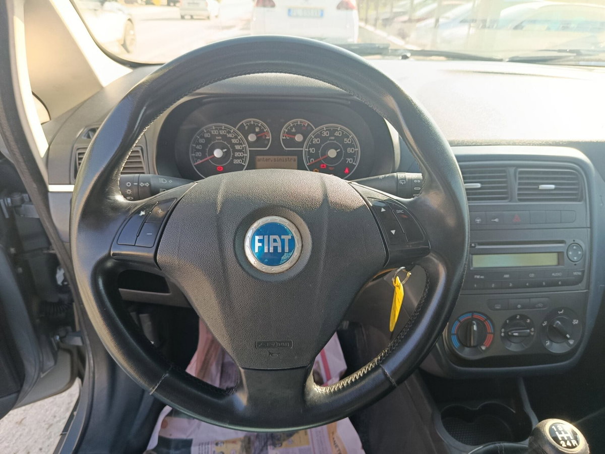 Fiat Grande Punto 1.3 MJT 75 CV 5 porte Dynamic (9)