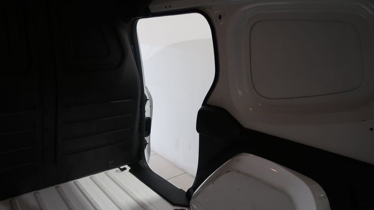 Renault Kangoo 1.5 dCi 115CV Van (12)