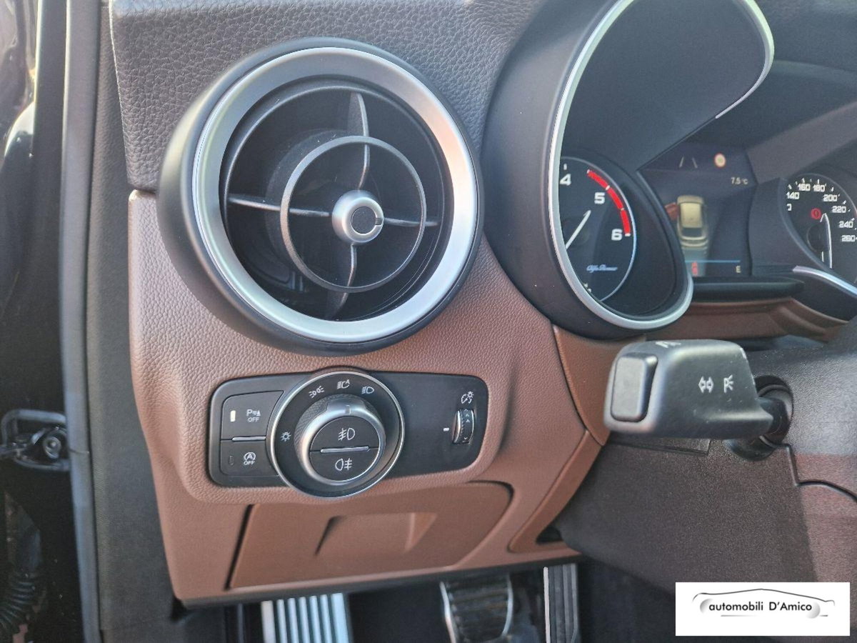 Alfa Romeo Stelvio Stelvio 2.2 Turbodiesel 190 CV AT8 Q4 Super Business (11)