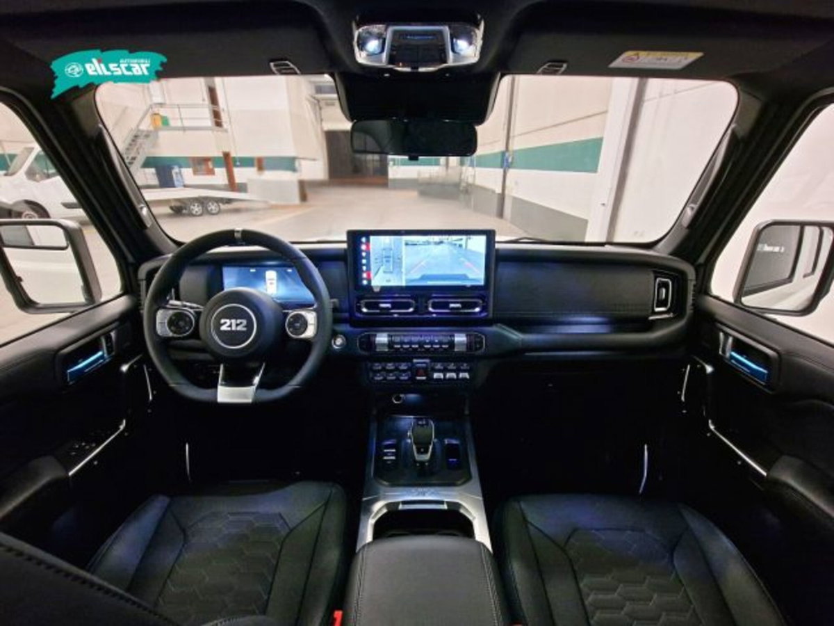 Emc 212 212 2.0 tgdi Adventurer 4wd 8at (15)