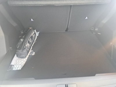 Peugeot 2008 1.2 puretech Active s&s 100cv (14)