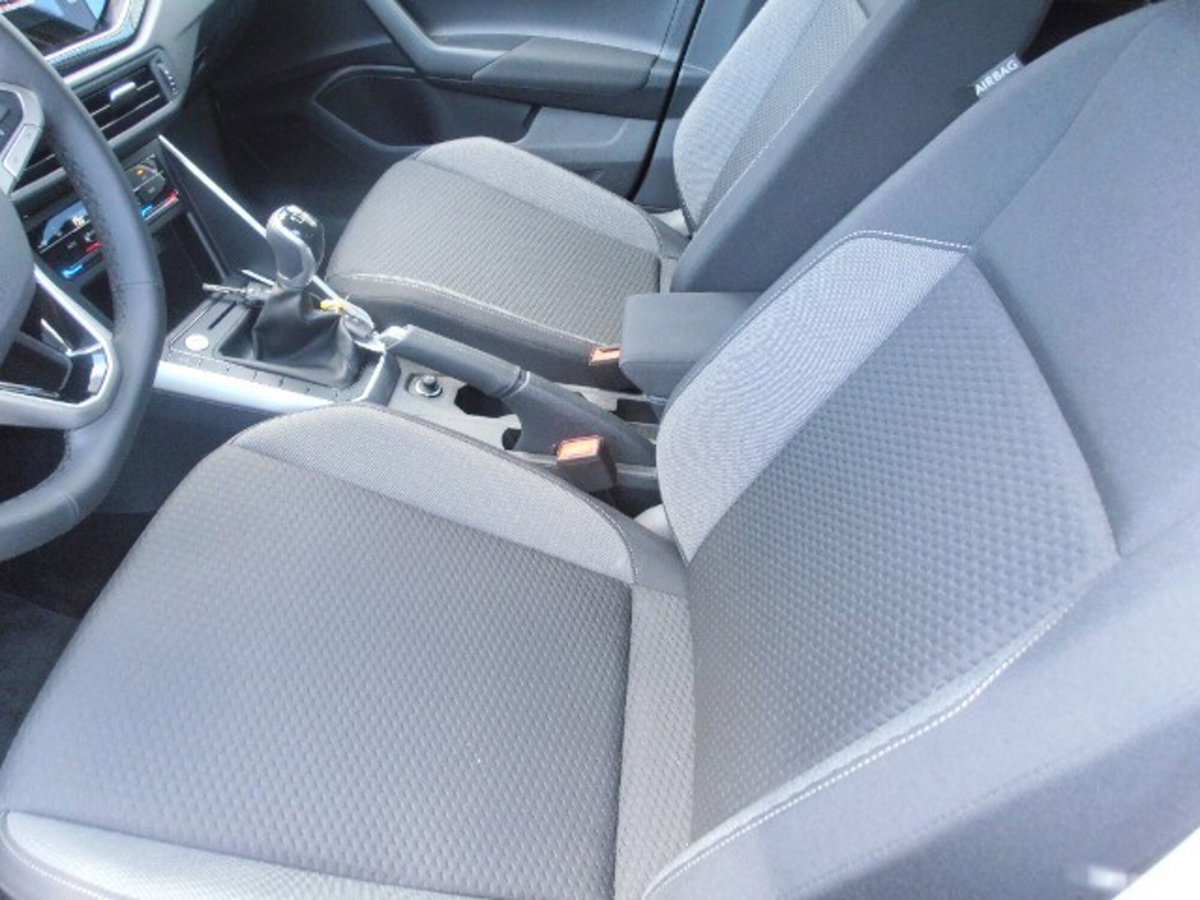 Volkswagen Taigo 1.0 tsi Edition 115cv (10)