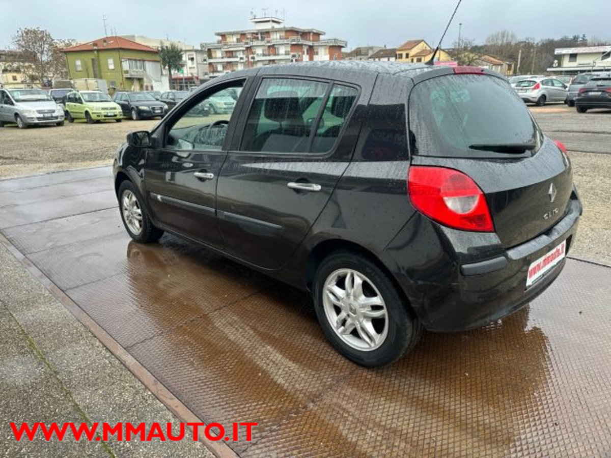 Renault Clio 1.5 dCi 85CV 5 porte Dynamique (4)