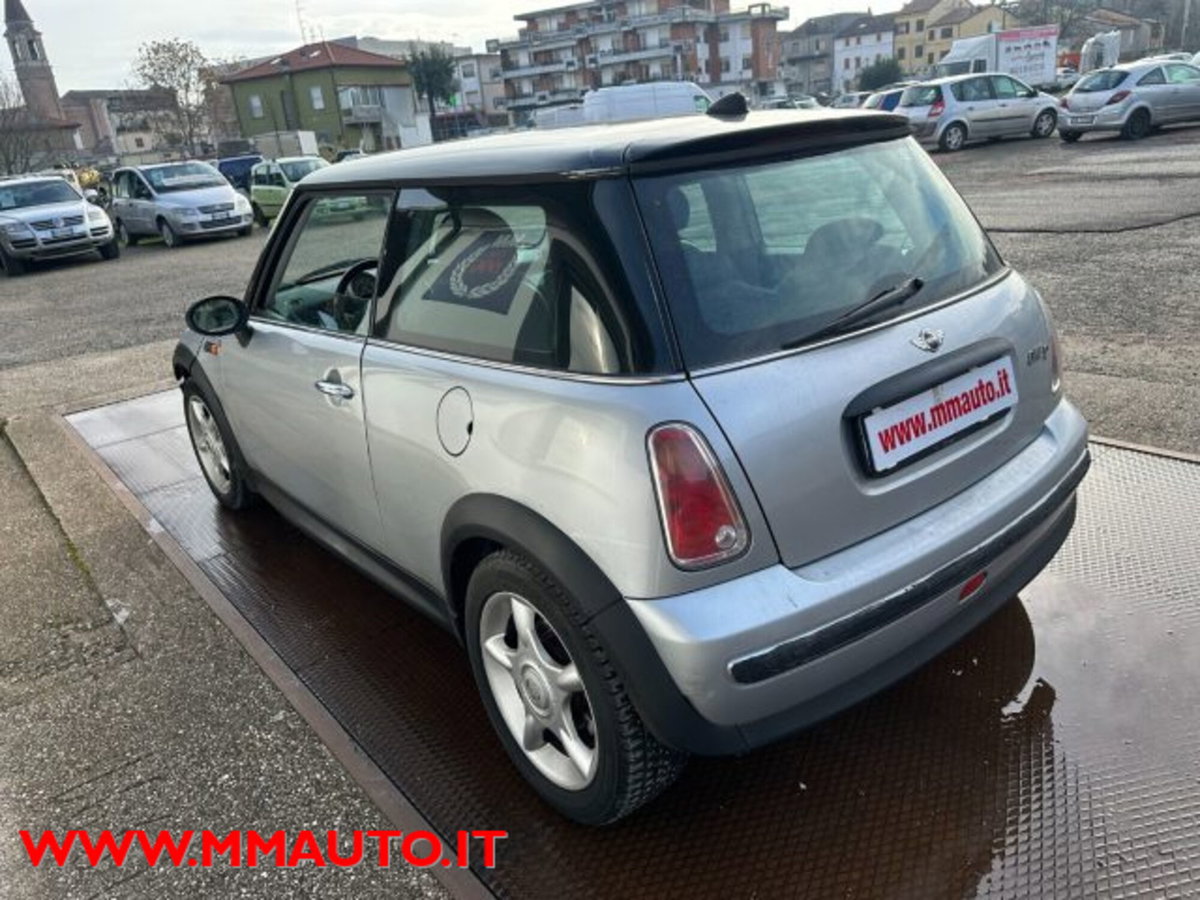 MINI Mini 1.4 tdi One D (4)