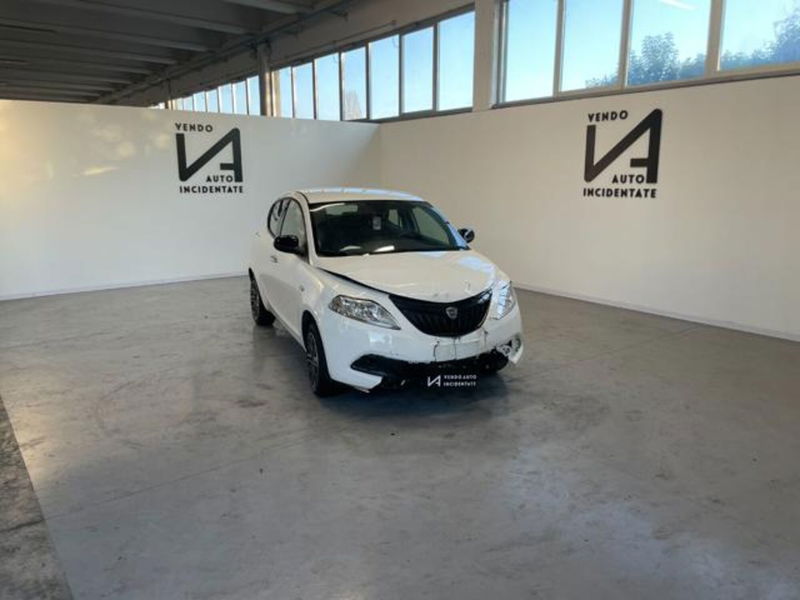 Lancia Ypsilon 1.0 FireFly 5 porte S&S Hybrid Gold Plus