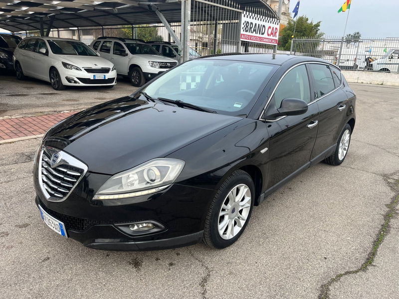 Lancia Delta 1.6 MJT DPF 105 CV Silver