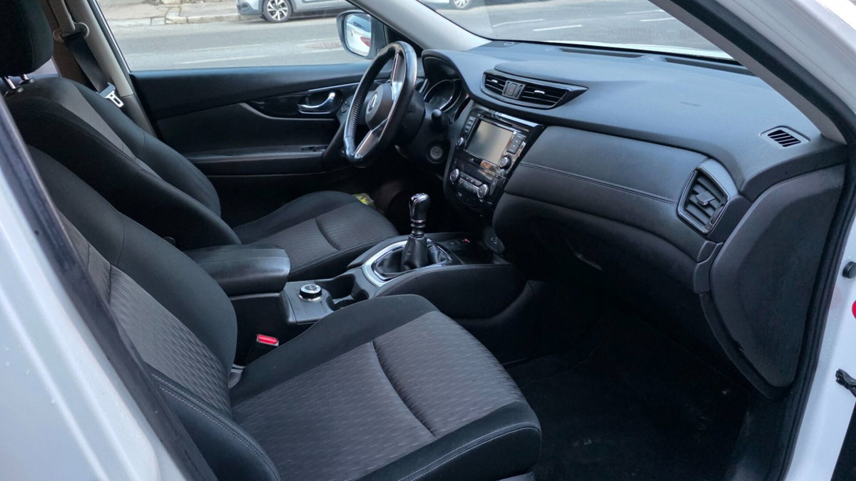 Nissan X-Trail dCi 150 4WD Business (7)
