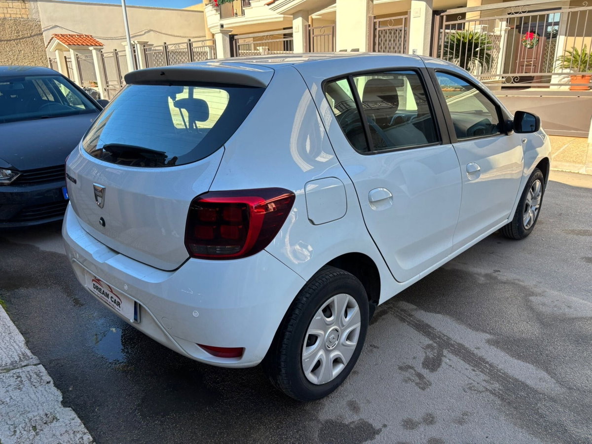 Dacia Sandero 1.0 SCe 12V 75CV Lauréate (14)