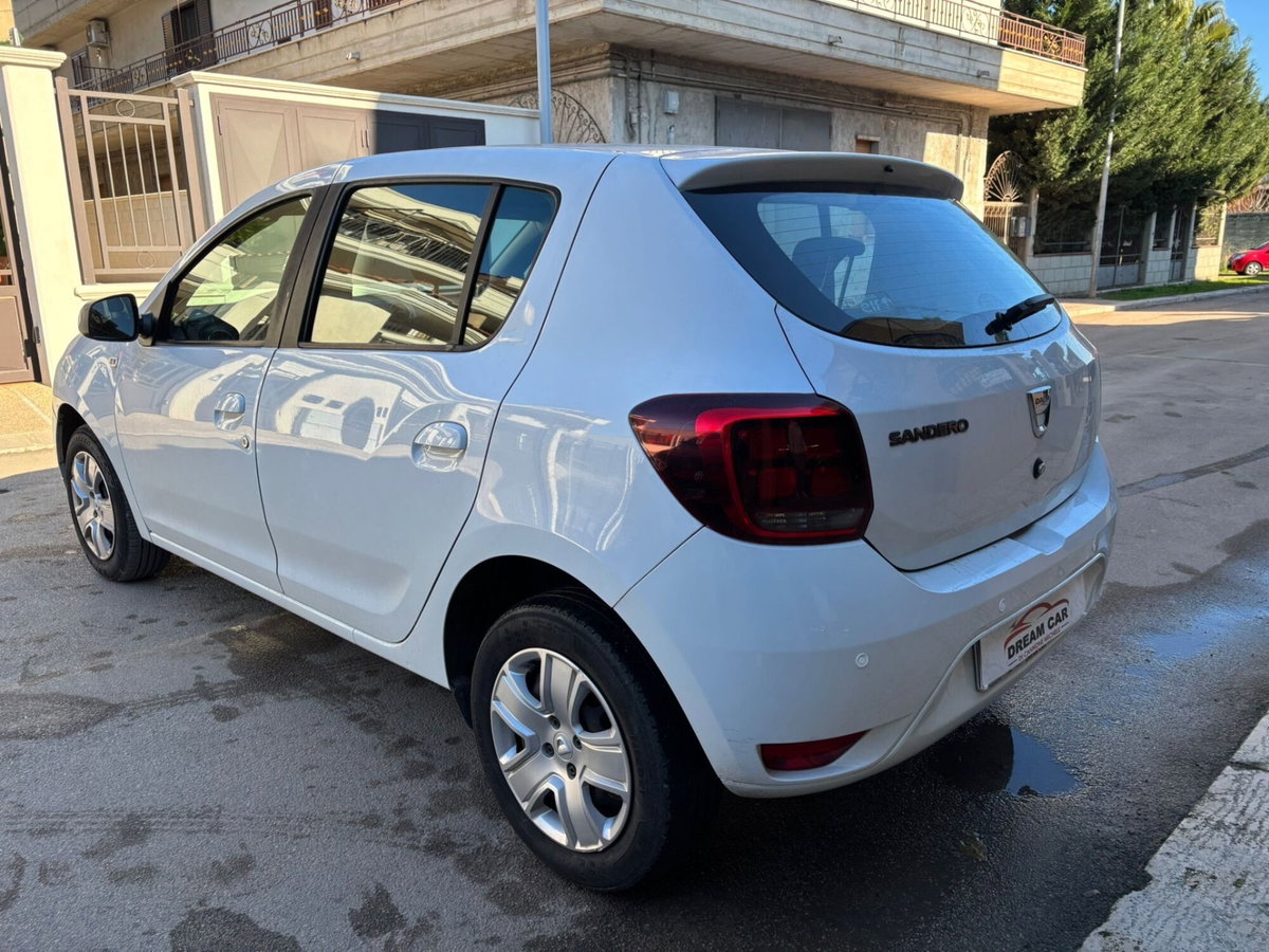 Dacia Sandero 1.0 SCe 12V 75CV Lauréate (15)