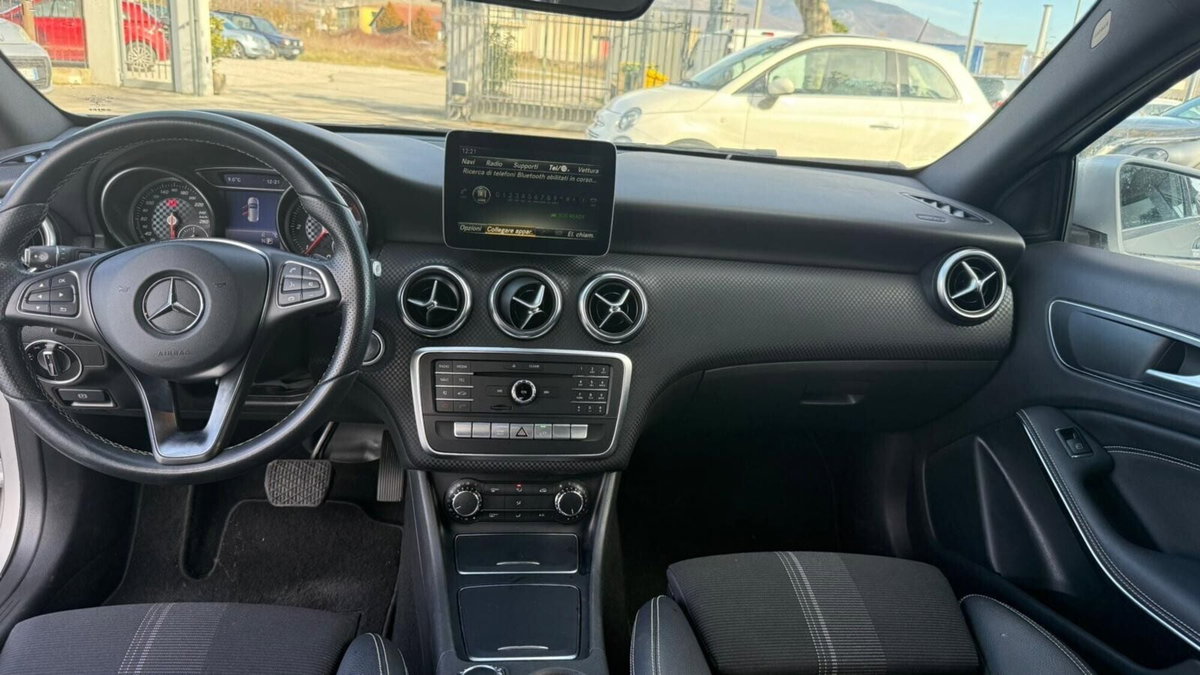 Mercedes-Benz Classe A 180 d Automatic Sport (14)