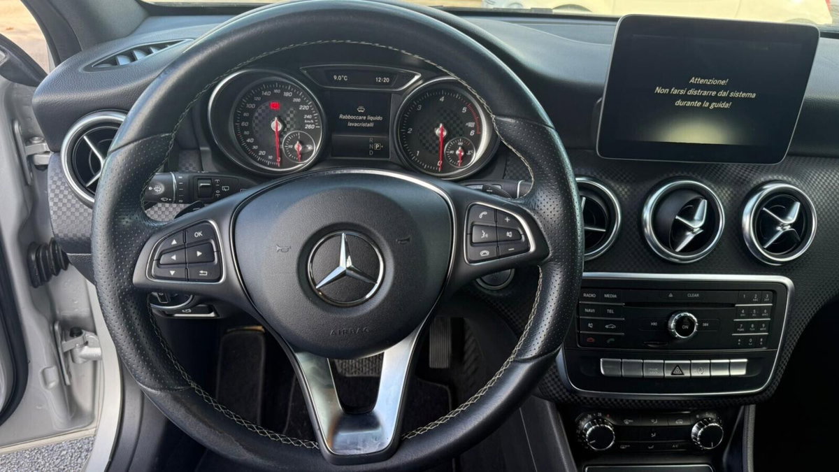 Mercedes-Benz Classe A 180 d Automatic Sport (17)
