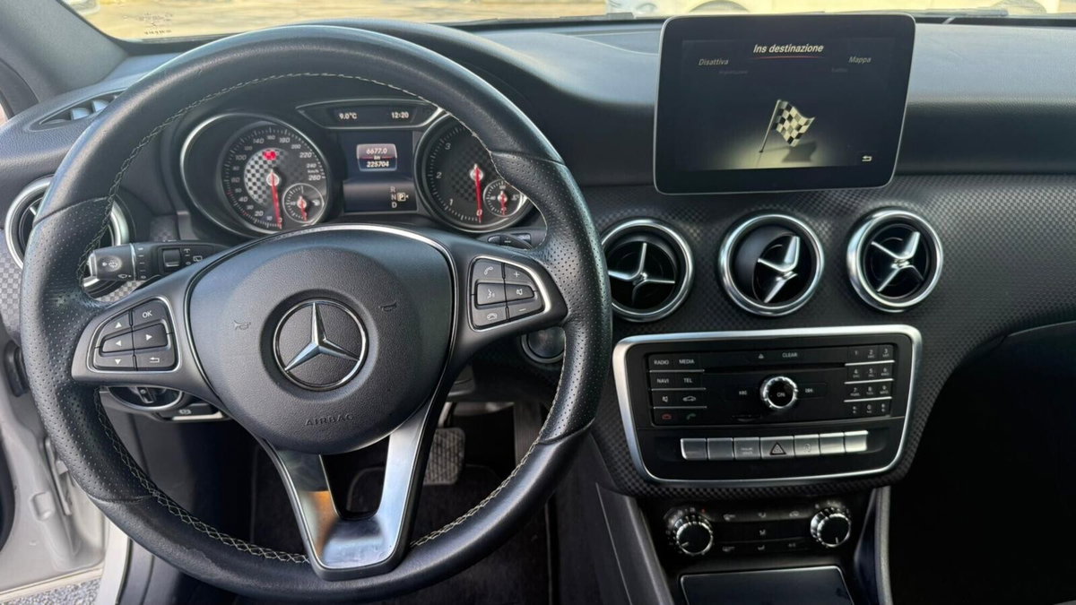 Mercedes-Benz Classe A 180 d Automatic Sport (19)