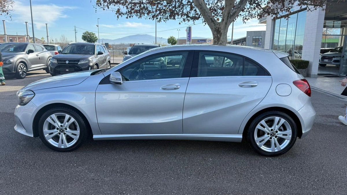 Mercedes-Benz Classe A 180 d Automatic Sport (4)
