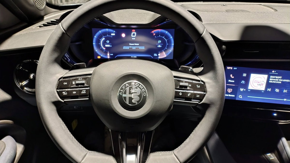 Alfa Romeo Junior 1.2 ibrida 145cv edct6 (15)