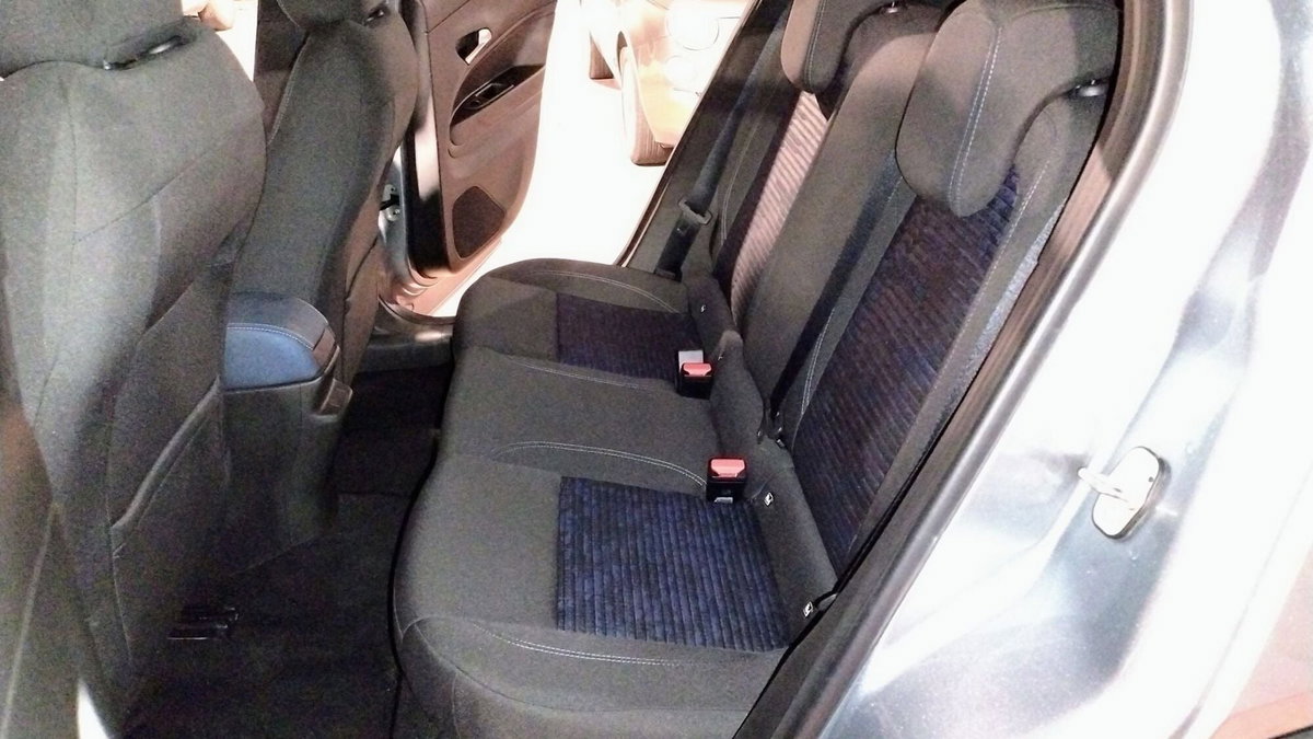 Alfa Romeo Junior 1.2 ibrida 145cv edct6 (8)