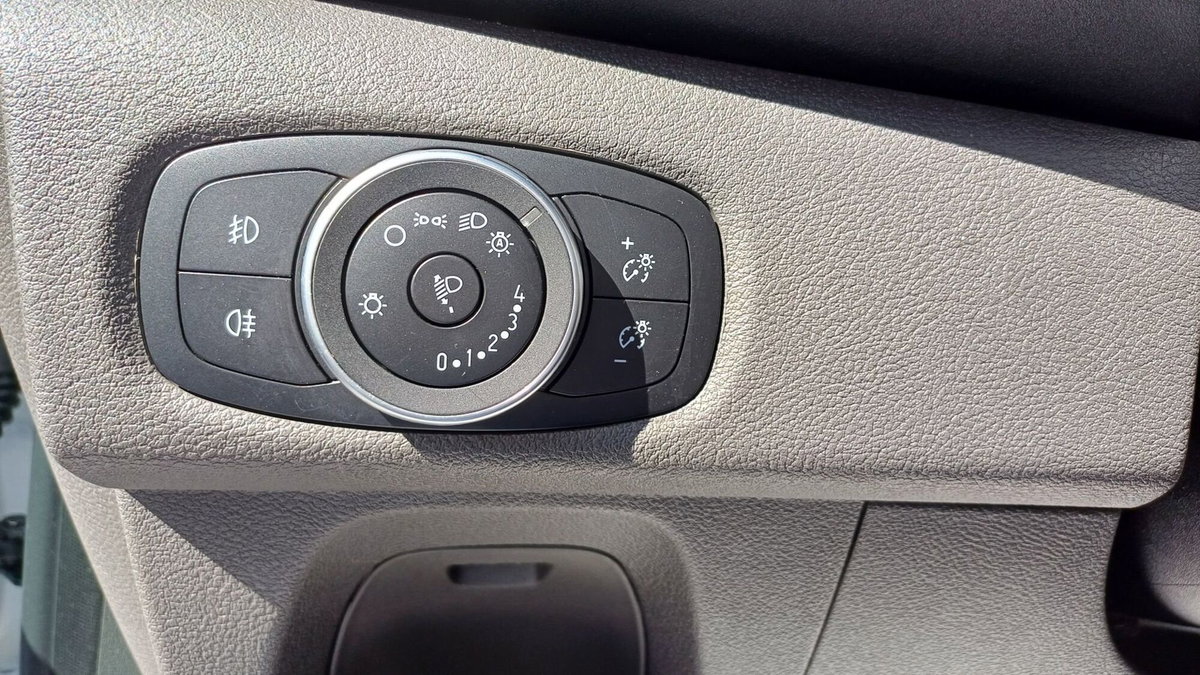 Ford Transit Custom Furgone 320 2.0 EcoBlue 130 PC Furgone Trend (18)