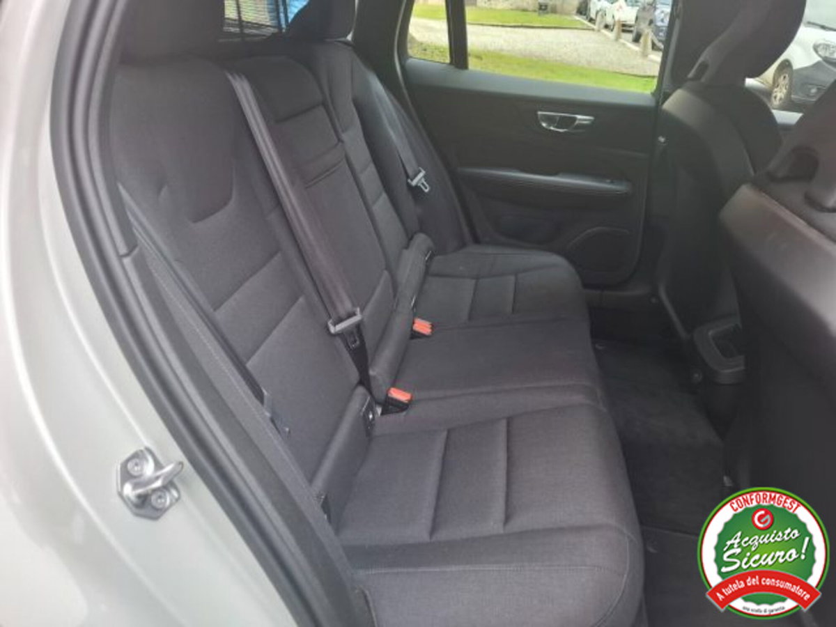 Volvo V60 Cross Country B4 (d) AWD Geartronic Business Pro Line (10)