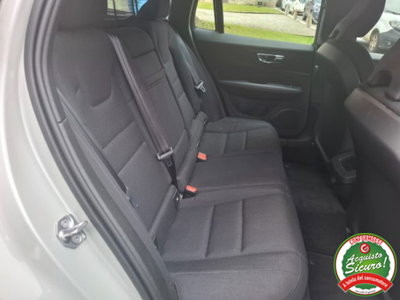 Volvo V60 Cross Country B4 (d) AWD Geartronic Business Pro Line (10)