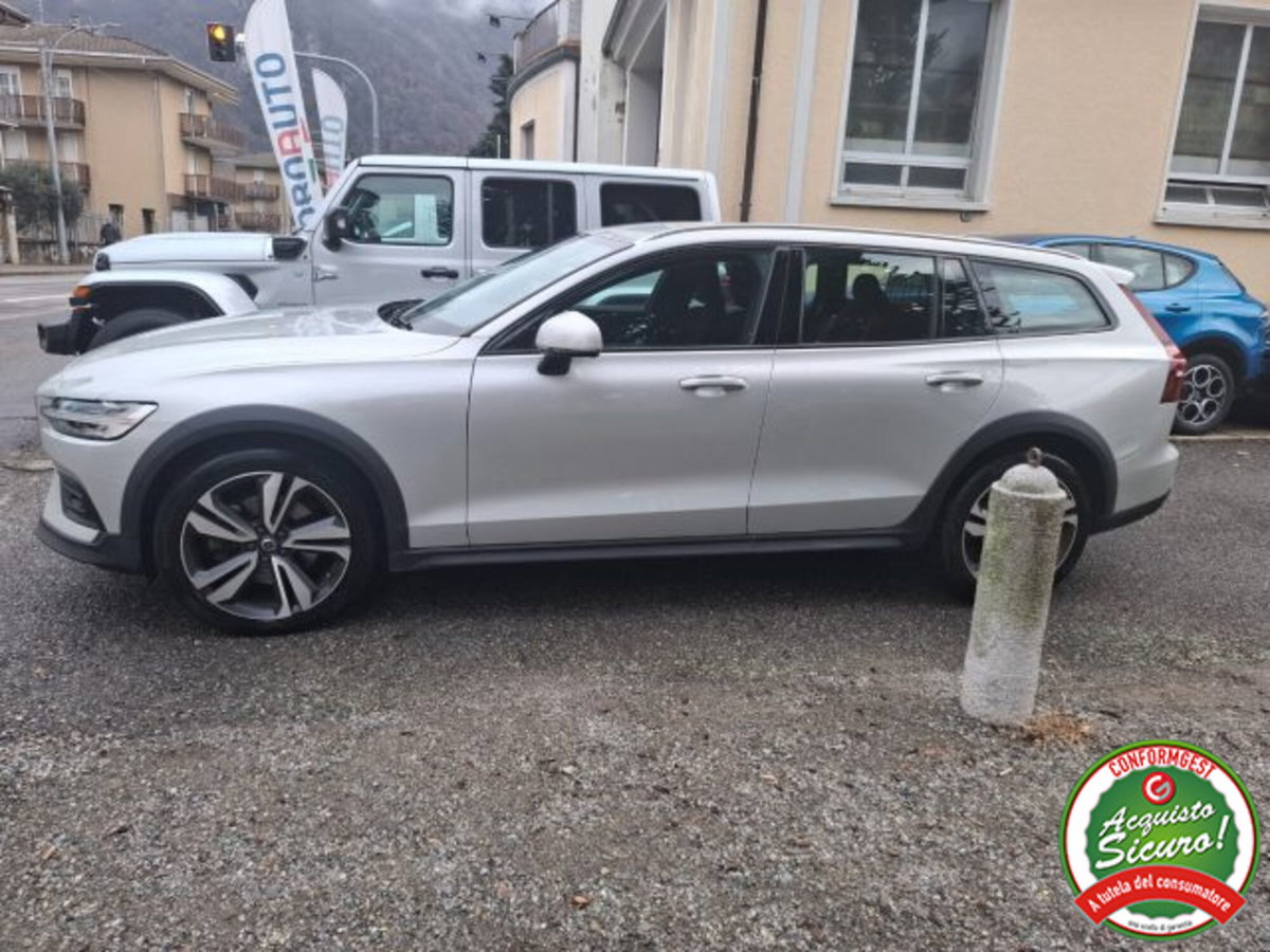 Volvo V60 Cross Country B4 (d) AWD Geartronic Business Pro Line (4)