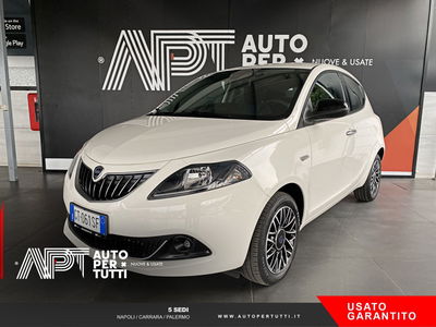 Lancia Ypsilon 1.0 FireFly 5 porte S&S Hybrid Ecochic Silver usata