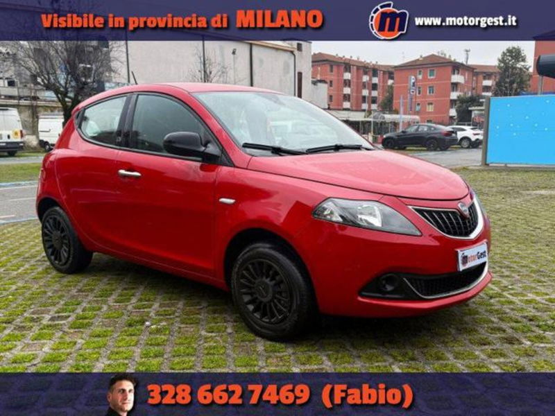 Lancia Ypsilon 1.0 FireFly 5 porte S&S Hybrid Ecochic Silver