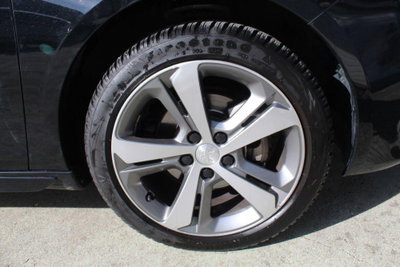Peugeot 308 BlueHDi 130 S&S EAT8 GT Line (4)
