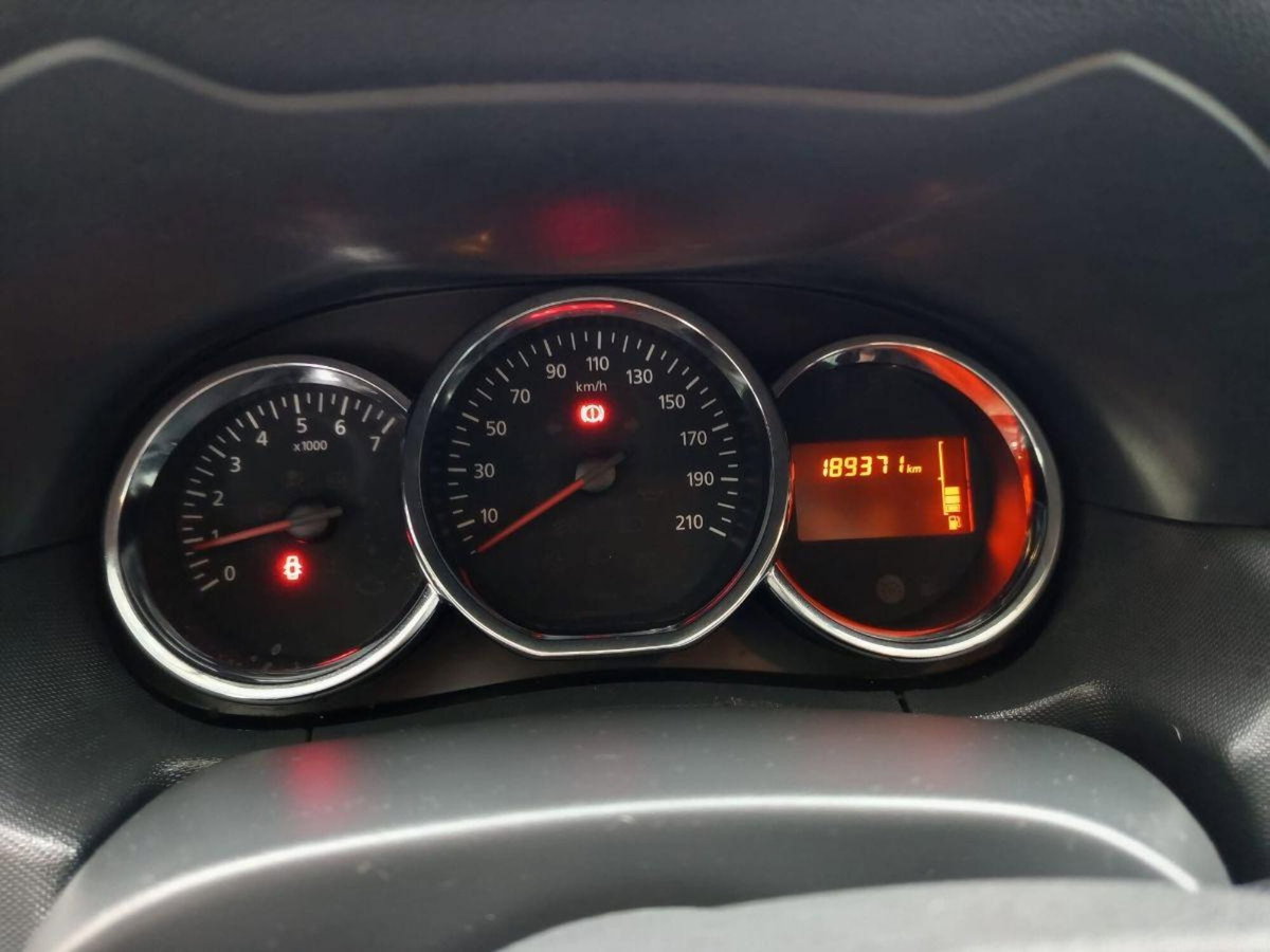 Dacia Duster 1.5 dCi 110CV Start&Stop 4x2 Ambiance (13)