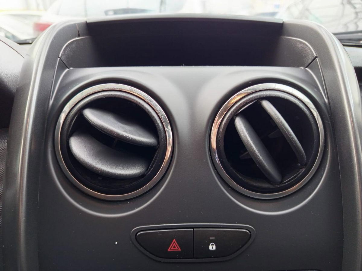 Dacia Duster 1.5 dCi 110CV Start&Stop 4x2 Ambiance (14)