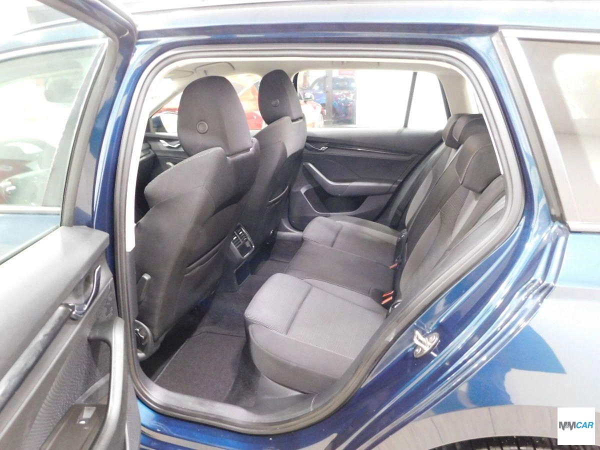 Skoda Octavia Station Wagon 2.0 tdi Executive 115cv (8)