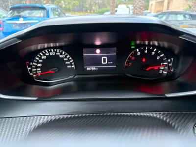 Peugeot 2008 BlueHDi 110 S&S Allure (10)