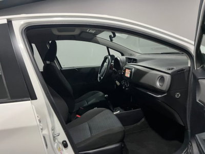 Toyota Yaris 1.0 5 porte Sol (10)