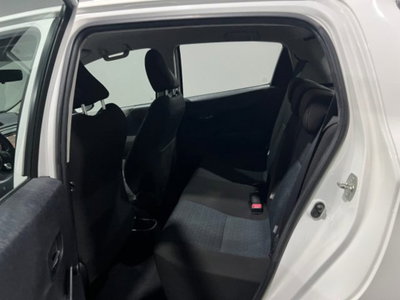 Toyota Yaris 1.0 5 porte Sol (11)