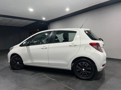 Toyota Yaris 1.0 5 porte Sol (5)