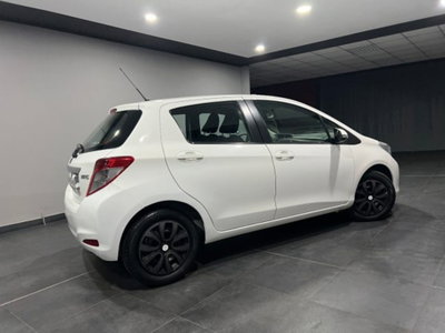 Toyota Yaris 1.0 5 porte Sol (6)